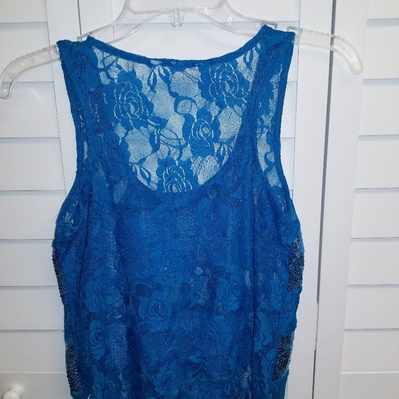 Top - Picture 2 of 2